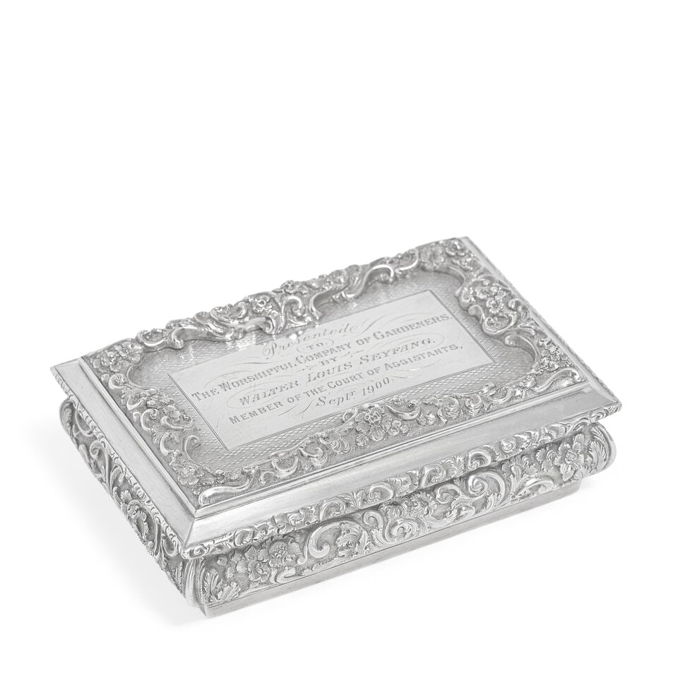 A Victorian silver table snuff box Yapp & Woodward, Birmingham 1848 (1 of 4)