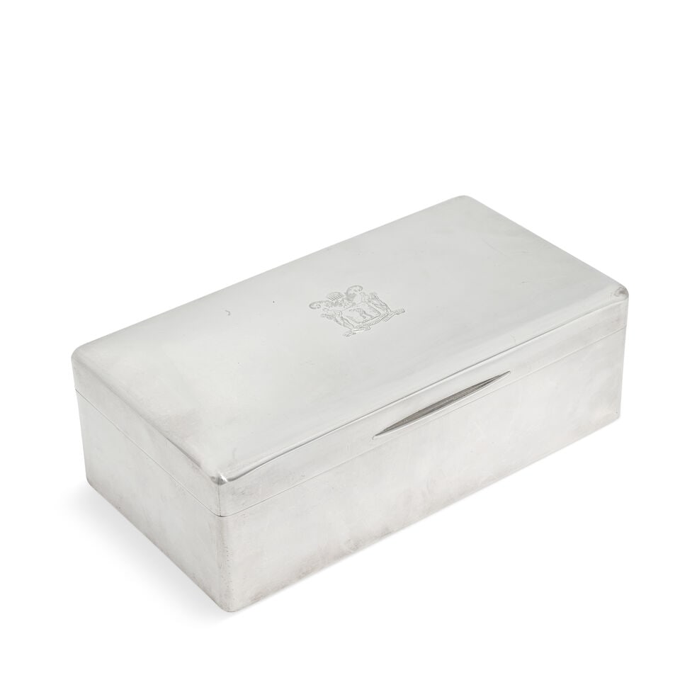 A silver cigar box Goldsmiths & Silversmiths Co Ltd, London 1953 (1 of 4)