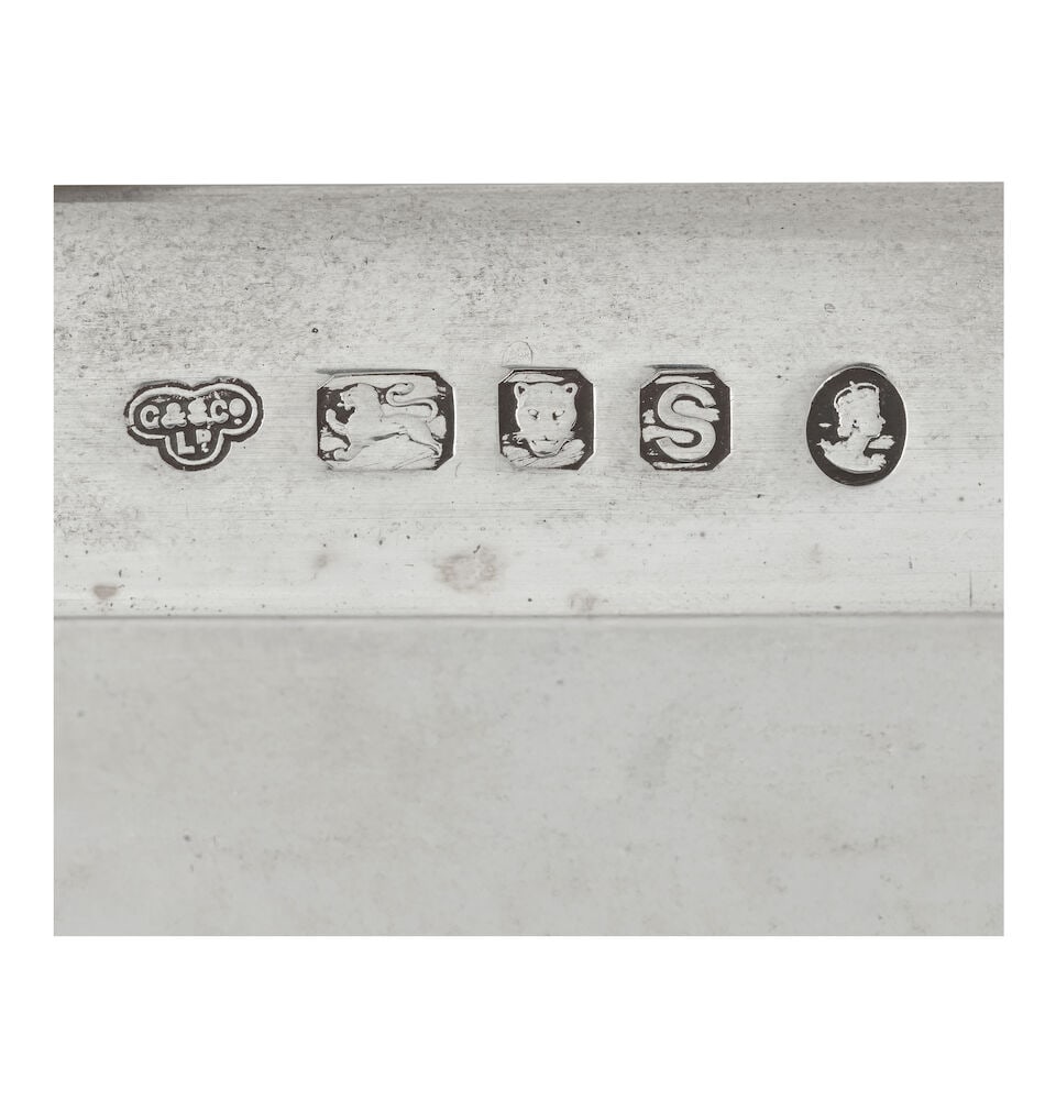 A silver cigar box Goldsmiths & Silversmiths Co Ltd, London 1953 - 4