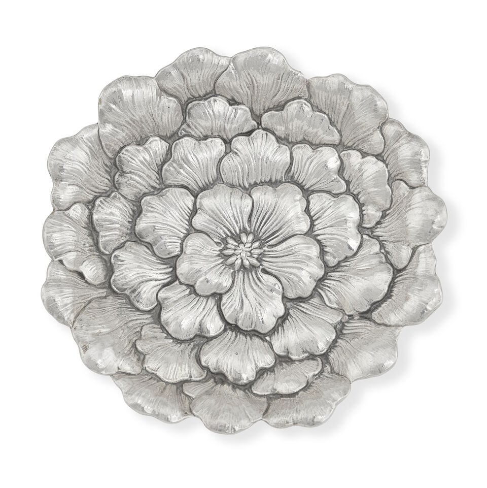 BUCCELLATI: A silver bowl Clementi Fabbrica Argenteria, Bologna, post 1970 period mark, incuse s...: BUCCELLATI: A silver bowl Clementi Fabbrica Argenteria, Bologna, post 1970 period mark, incuse stamped 925 and STERLING Naturalistically modelled as a petaled flower, with upswept sides, held in origi