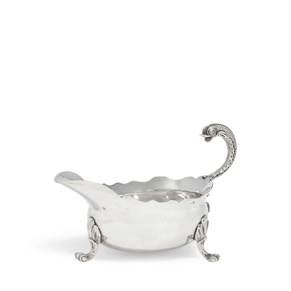A George II provincial silver sauce boat Isaac Cookson, Newcastle 1748 (1 of 2)