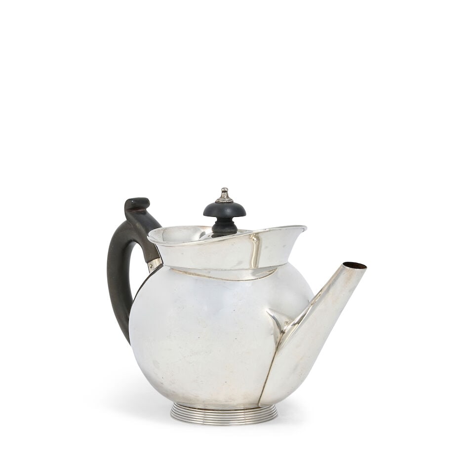 A Victorian silver tea pot Frazer & Haws, London 1874 - 3