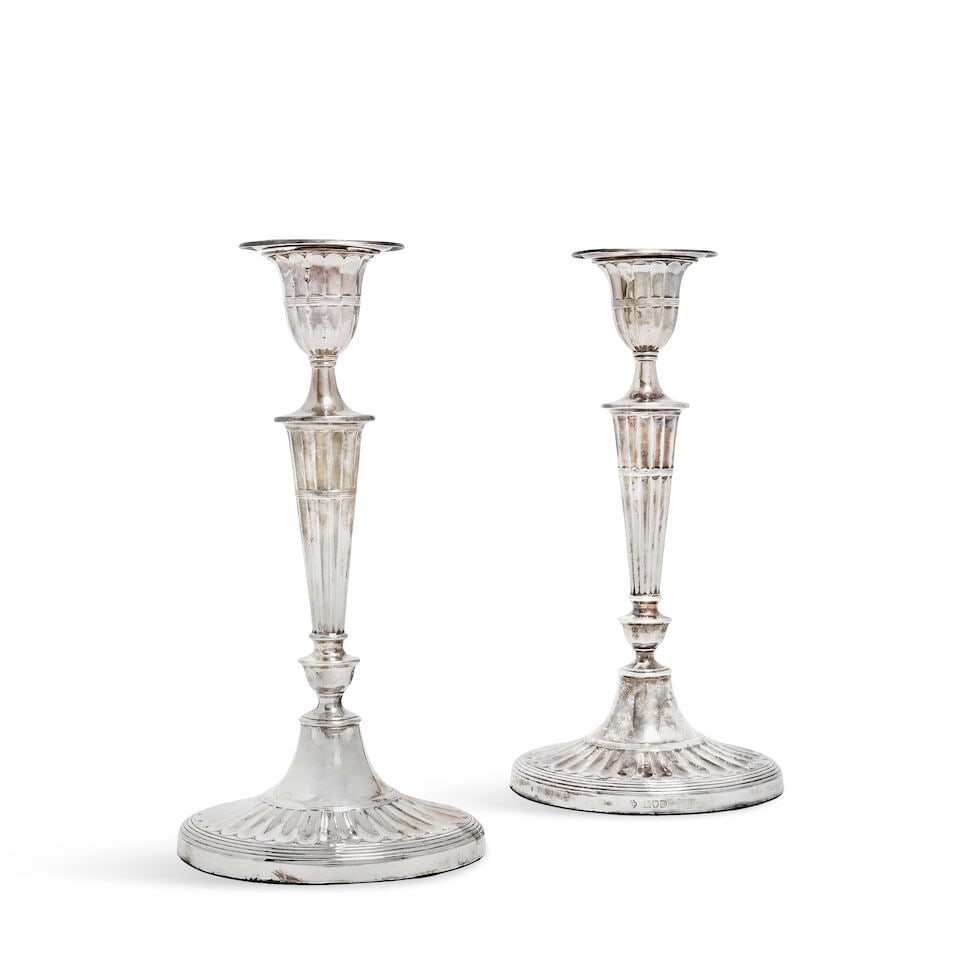 An Edwardian pair of silver candlesticks William Hutton & Sons Ltd, London 1907 (2) (1 of 2)