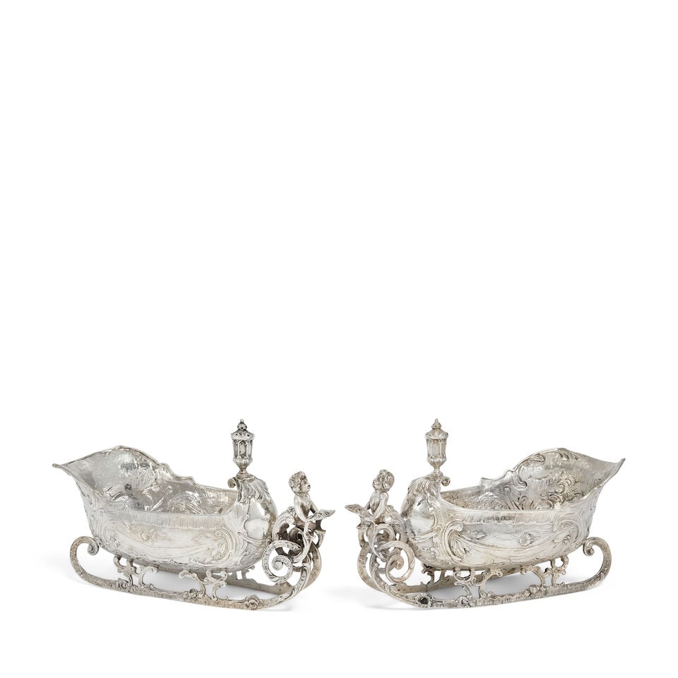 A pair of German novelty silver bon-bon dishes Hanau, unidentified maker, with import marks for ... (1 of 3)