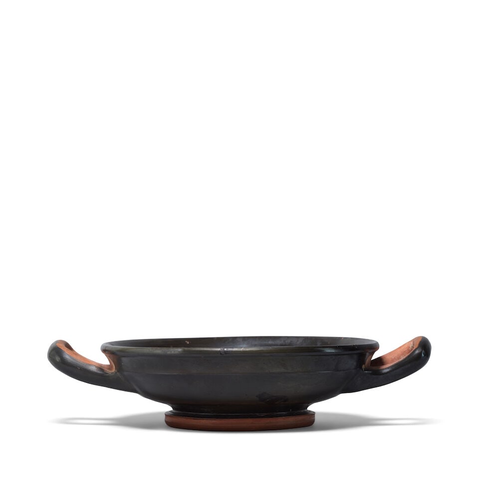 An Attic black-glazed stemless kylix - 3