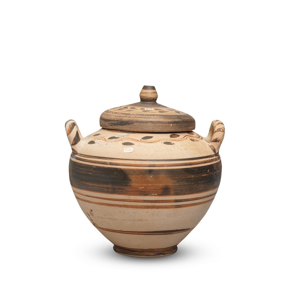 A Messapian pottery lidded stamnos - 2