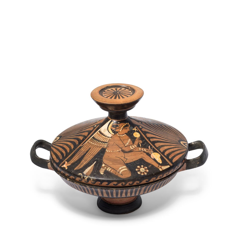 A large Apulian red-figure lidded lekanis - 2
