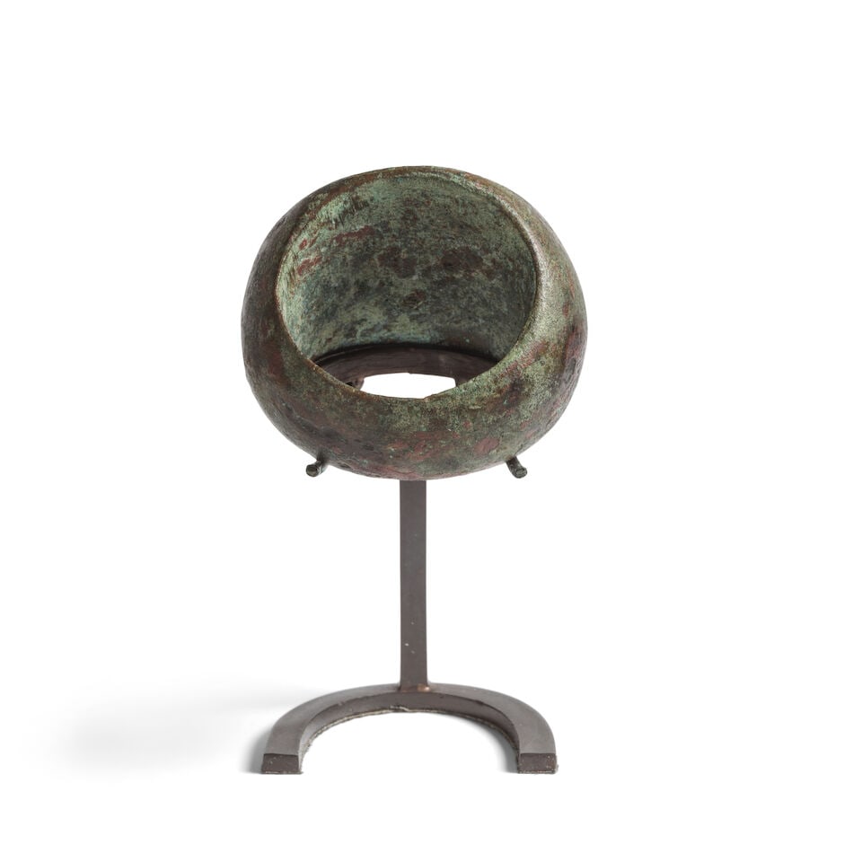 A monumental Roman bronze votive ring - 2