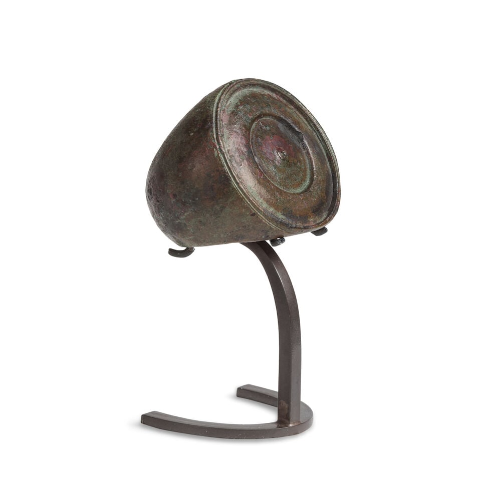 A monumental Roman bronze votive ring - 3