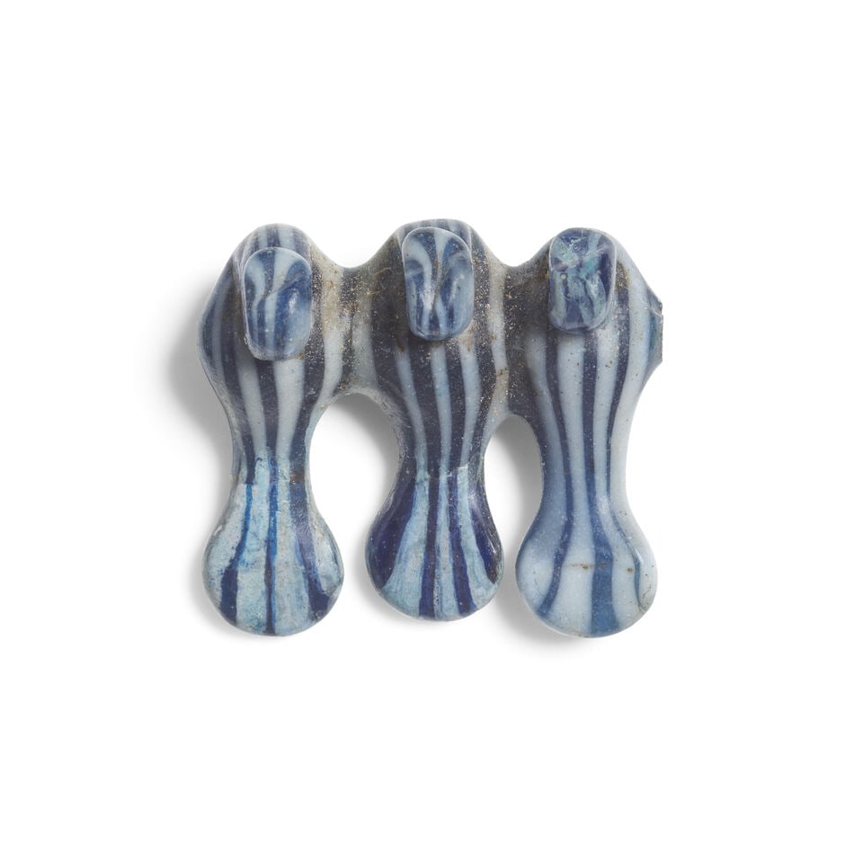 An Egyptian blue and white marvered glass triple bird pendant amulet - 2
