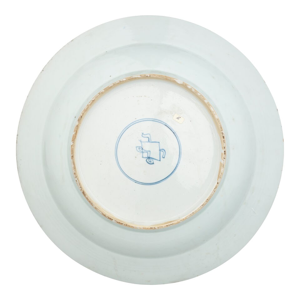 A LARGE POWDER-BLUE-GROUND FAMILLE-VERTE 'LANDSCAPE' DISH Kangxi - 2