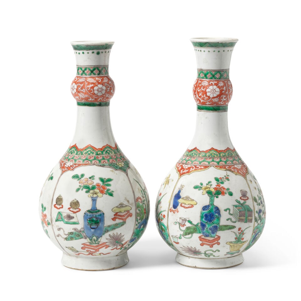 A NEAR PAIR OF FAMILLE VERTE GUGLET VASES Kangxi (2) - 2