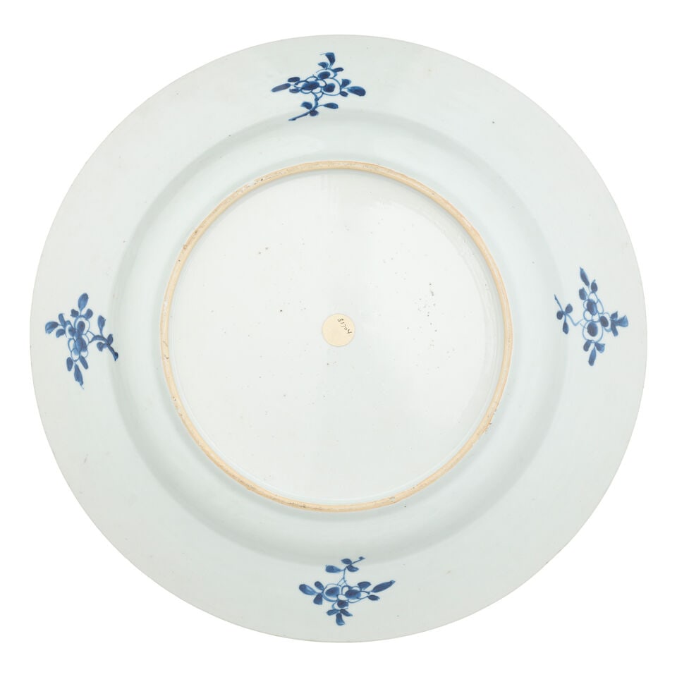 A LARGE BLUE AND WHITE 'PAVILION' DISH Kangxi - 2