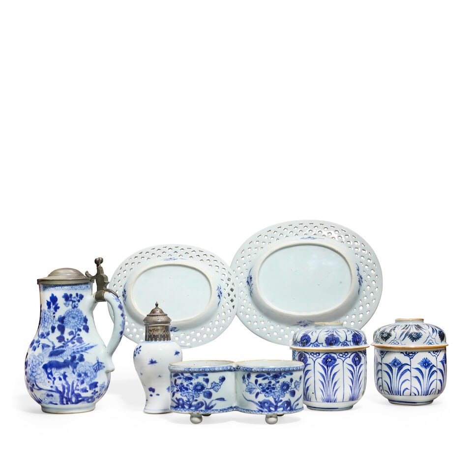 A COLLECTION OF BLUE AND WHITE EXPORT PORCELAIN Kangxi/Qianlong (10) - 2