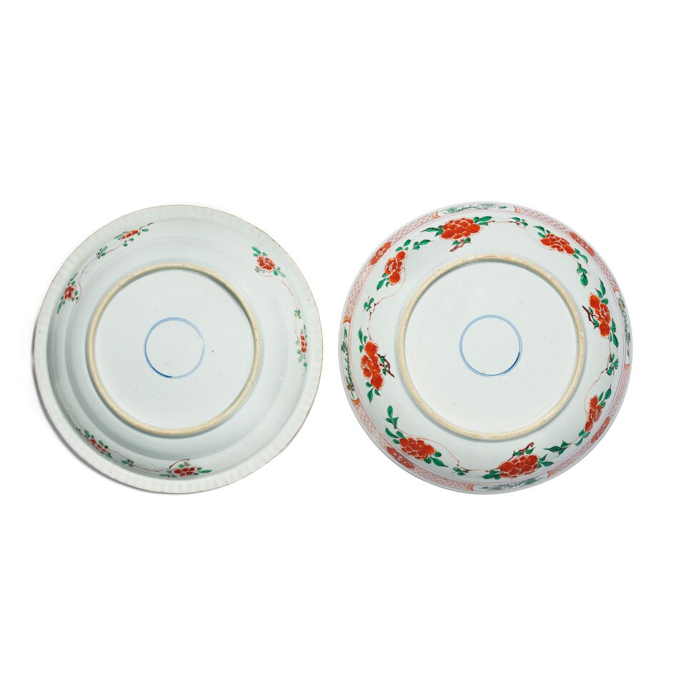 TWO FAMILLE VERTE DISHES Kangxi and 19th century (2) - 2
