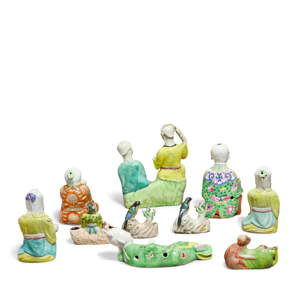 TEN FAMILLE ROSE GROUPS, COMPRISING FIGURES, WATER-DROPPERS AND A WALL VASE Qianlong (10) - 2