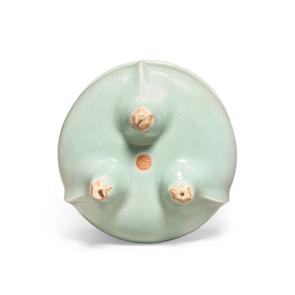A CELADON-GLAZED INCENSE BURNER Signed Aten, Meiji period (2) - 3