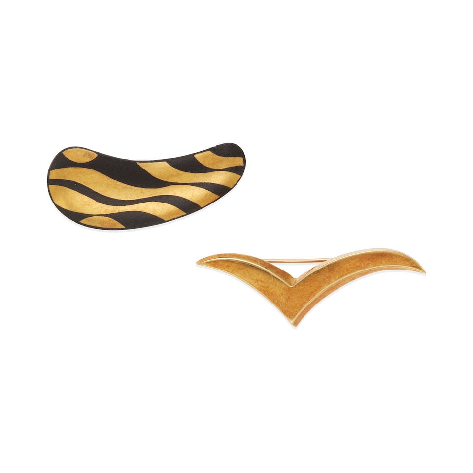 TIFFANY & CO.: SEAGULL BROOCH AND LACQUER BEAN BARRETTE (1 of 2)