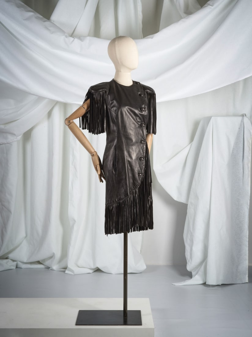 Christian Dior, collection Haute Couture, circa 1970. Robe en cuir agneau noir. Christian Dior,... (1 of 1)