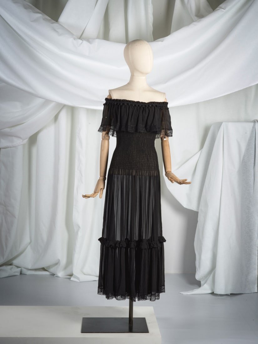 Saint Laurent Rive Gauche, collection Prêt à Porter, Printemps-Eté 1977. Robe de ... (1 of 1)