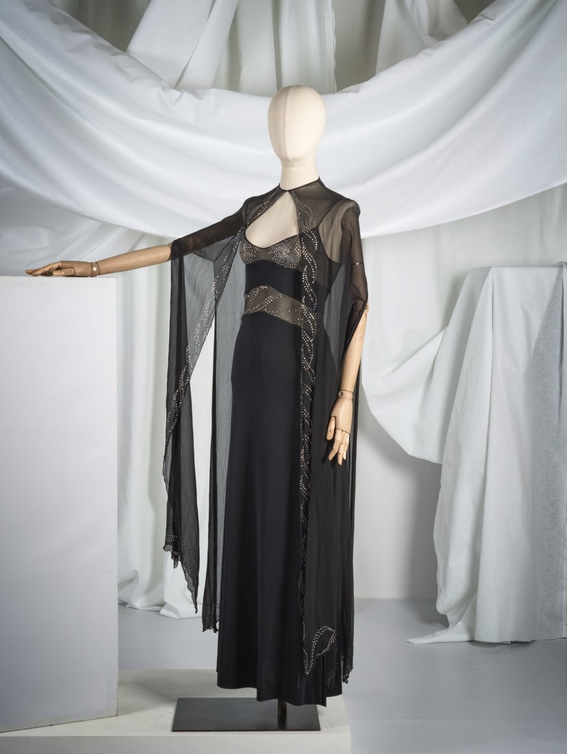 Loris Azzaro, circa 1978. Robe du soir longue en jersey et cape en mousseline strassée noir... (1 of 1)