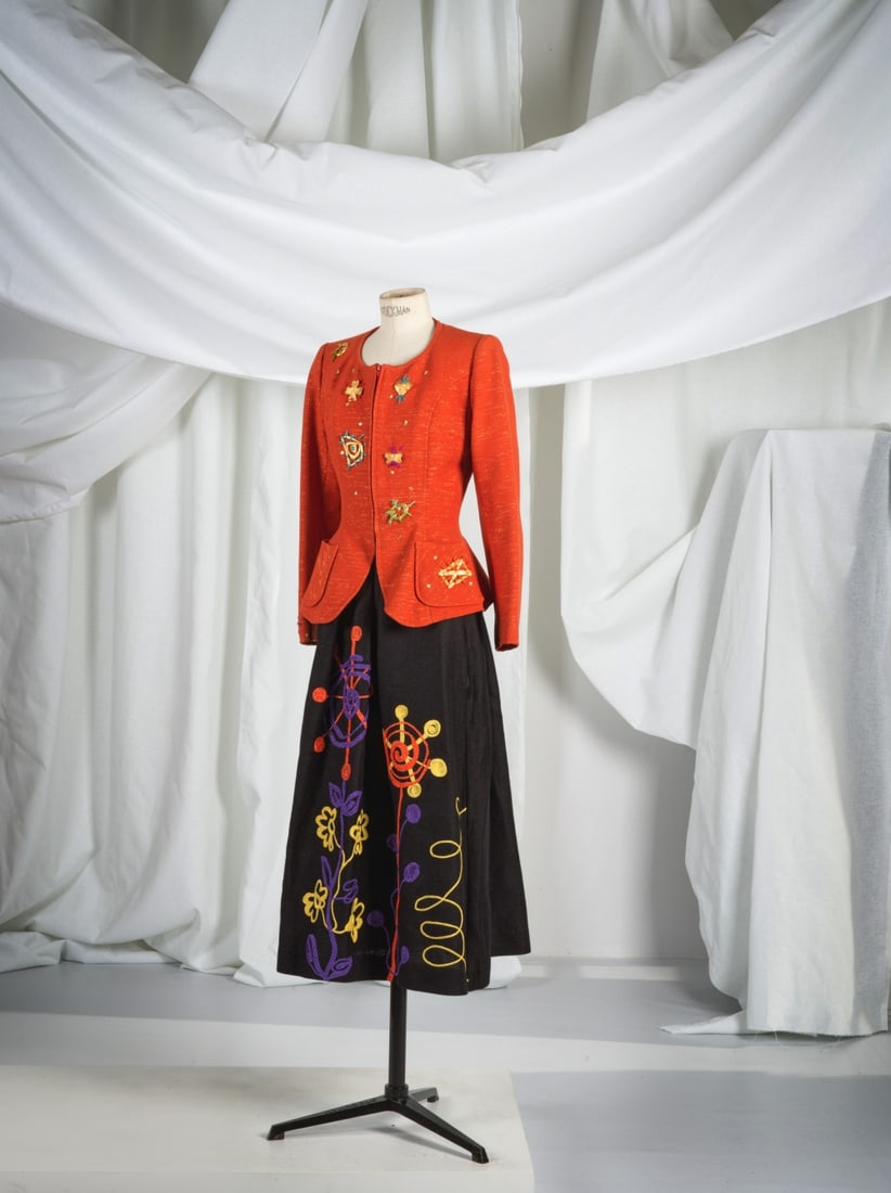 Christian Lacroix, collection Prêt-à-Porter, Printemps/Eté 1993. Ensemble à ... (1 of 1)