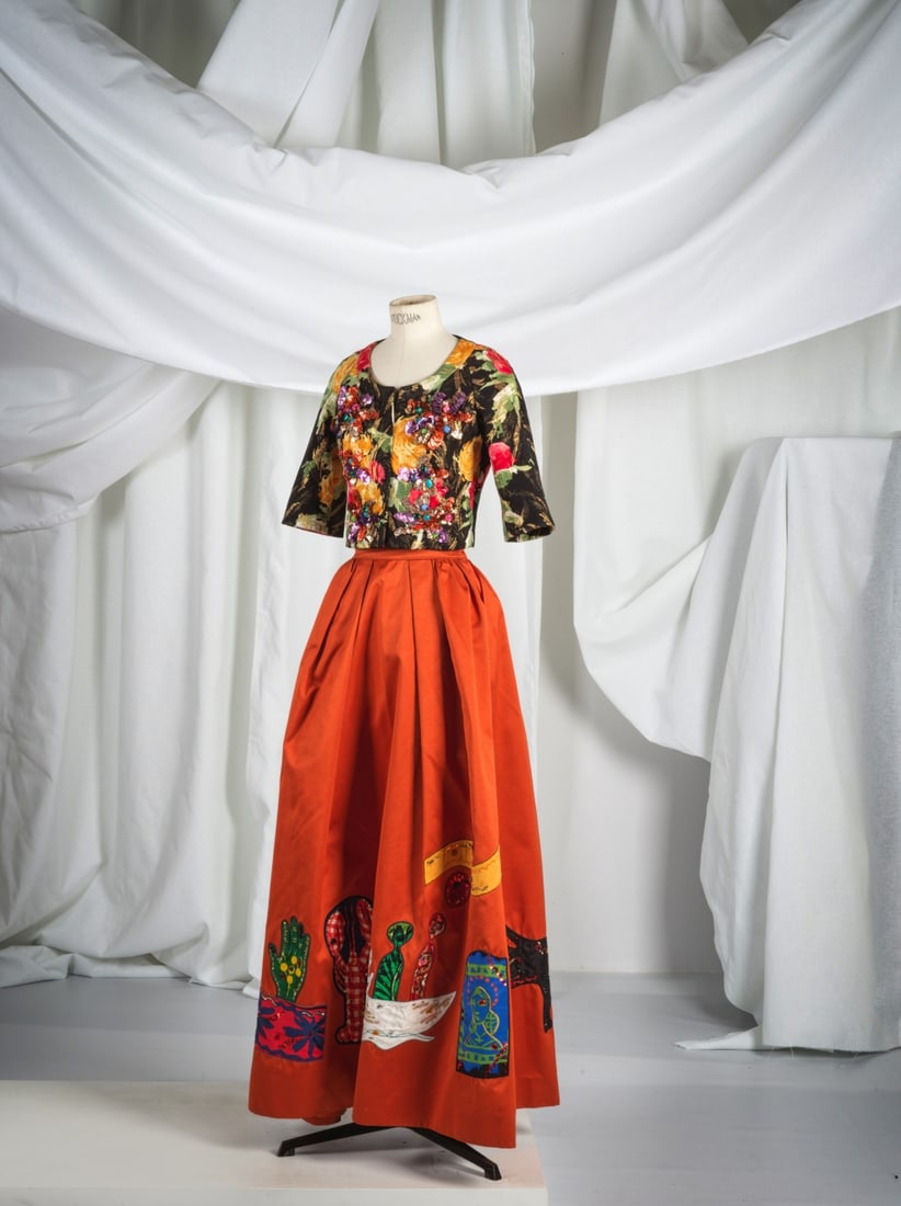 Christian Lacroix, collection Prêt-à-Porter, Printemps-Eté 1993. Ensemble bolero ...: Christian Lacroix, collection Prêt-à-Porter, Printemps-Eté 1993. Ensemble bolero zippée et jupe Les Saintes Marie de la Mer. Christian Lacroix, Ready-to-Wear collection, Spring-Sum