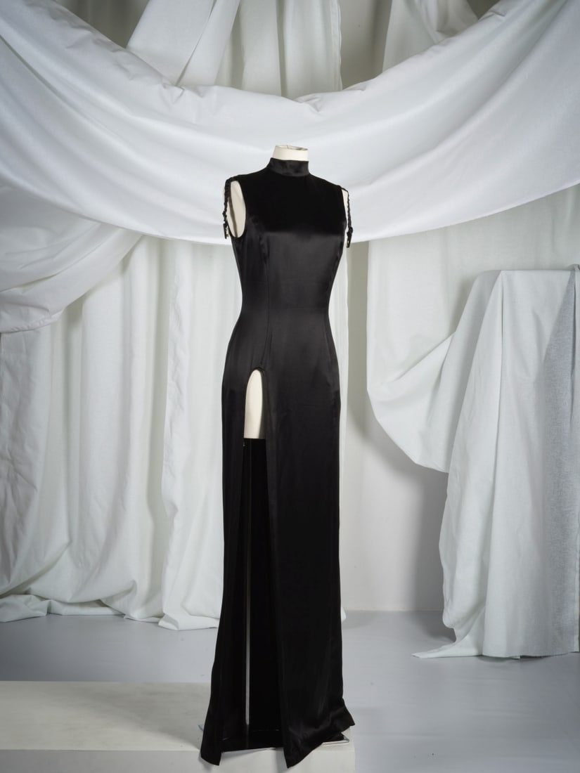 Thierry Mugler, collection Prêt-à-Porter, Automne-Hiver 1998. Robe du soir longue en s... (1 of 1)