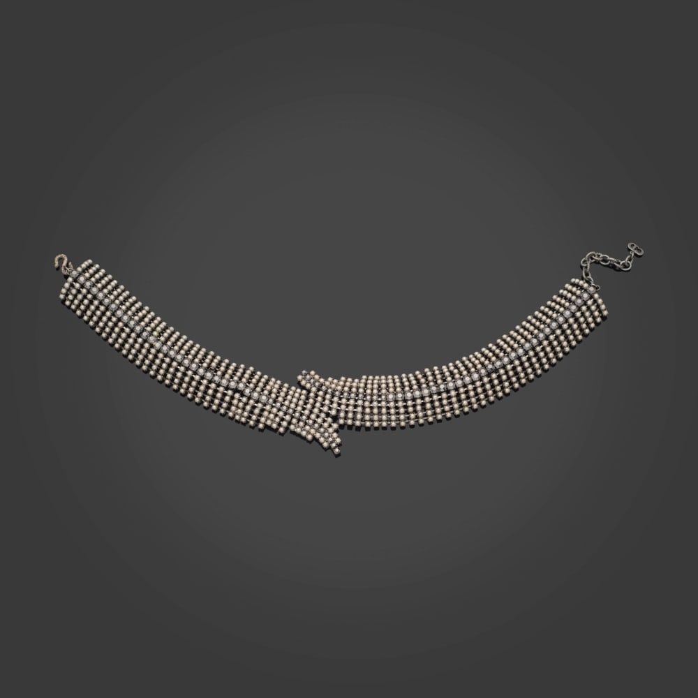 Christian Dior. Collier ras du cou articulé en métal argenté perlé et strass... (1 of 1)