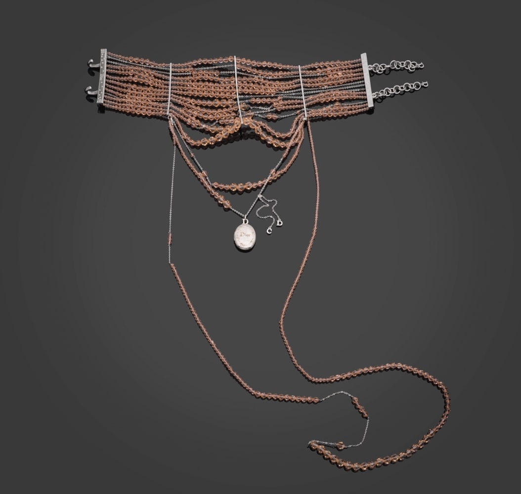 Christian Dior, années 2000. Tour de cou Massaï de perles roses facettées. Christ... (1 of 1)