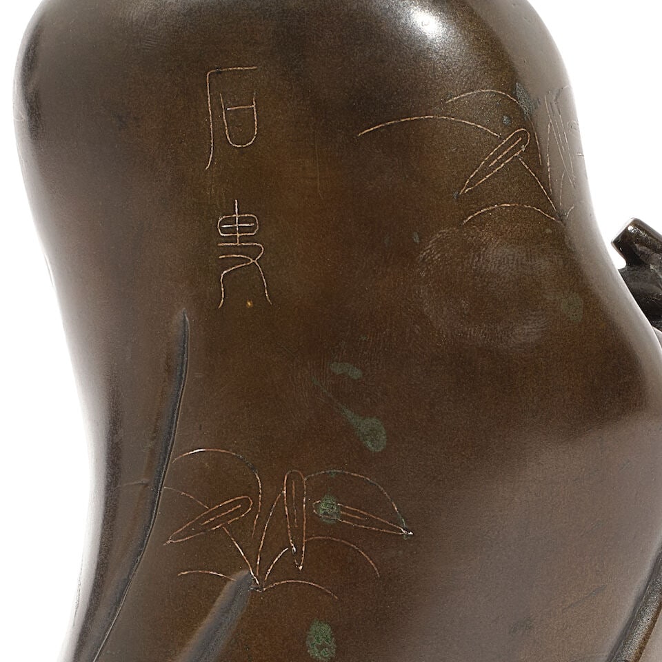 A SILVER-INLAID BRONZE FIGURE OF GUANYIN 19th century - 2