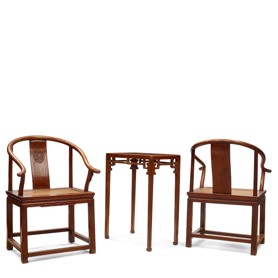 A PAIR OF HARDWOOD HORSE-SHOE BACK ARMCHAIRS AND A TALL RECTANGULAR WOOD STAND Chairs: 19th cent... - 5
