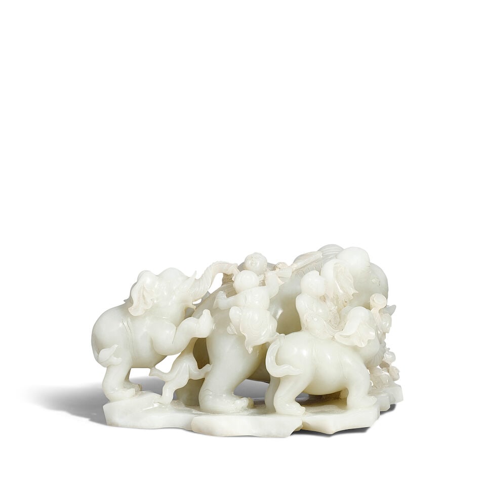 A WHITE JADE CARVED 'ELEPHANT AND BOYS' GROUP Qing dynasty - 2