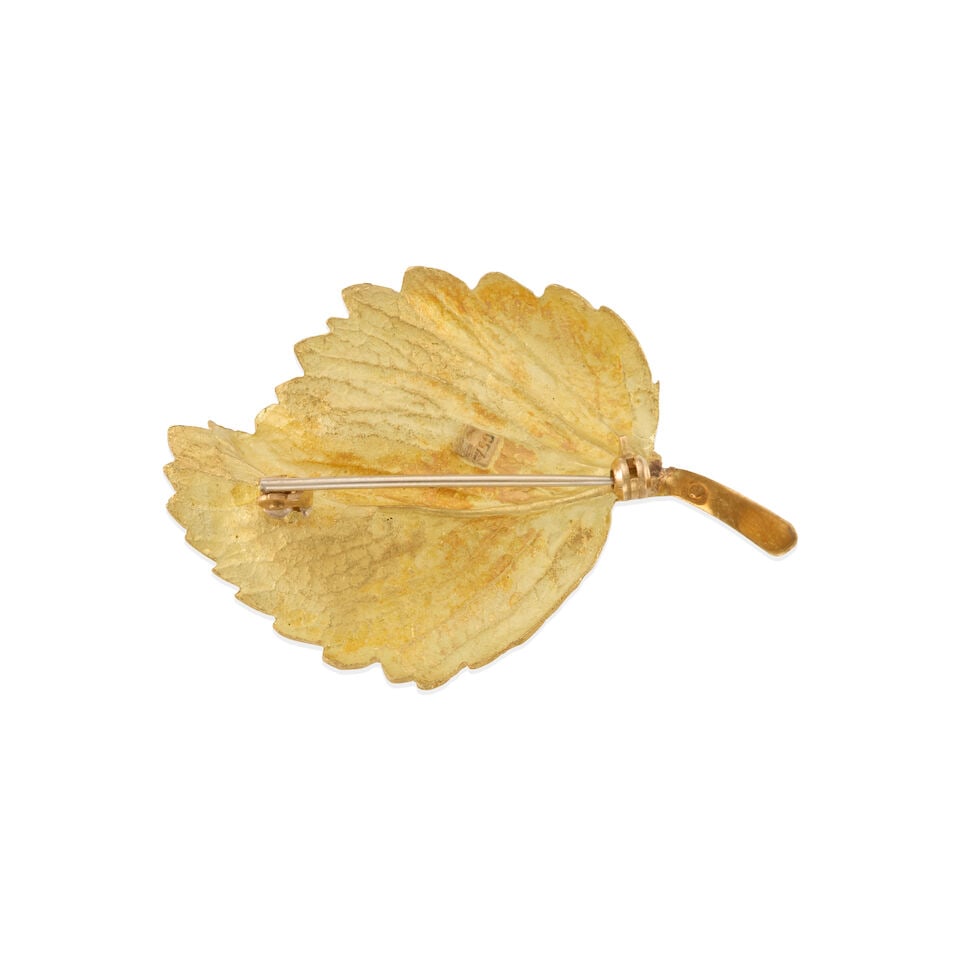 18K GOLD AND CHALCEDONY BROOCH - 2