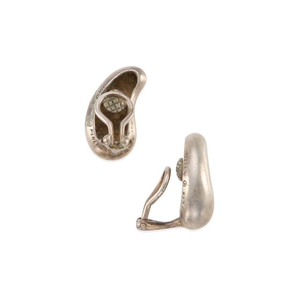 ELSA PERETTI FOR TIFFANY & CO.: PAIR OF STERLING SILVER 'COMMA' EARCLIPS - 2