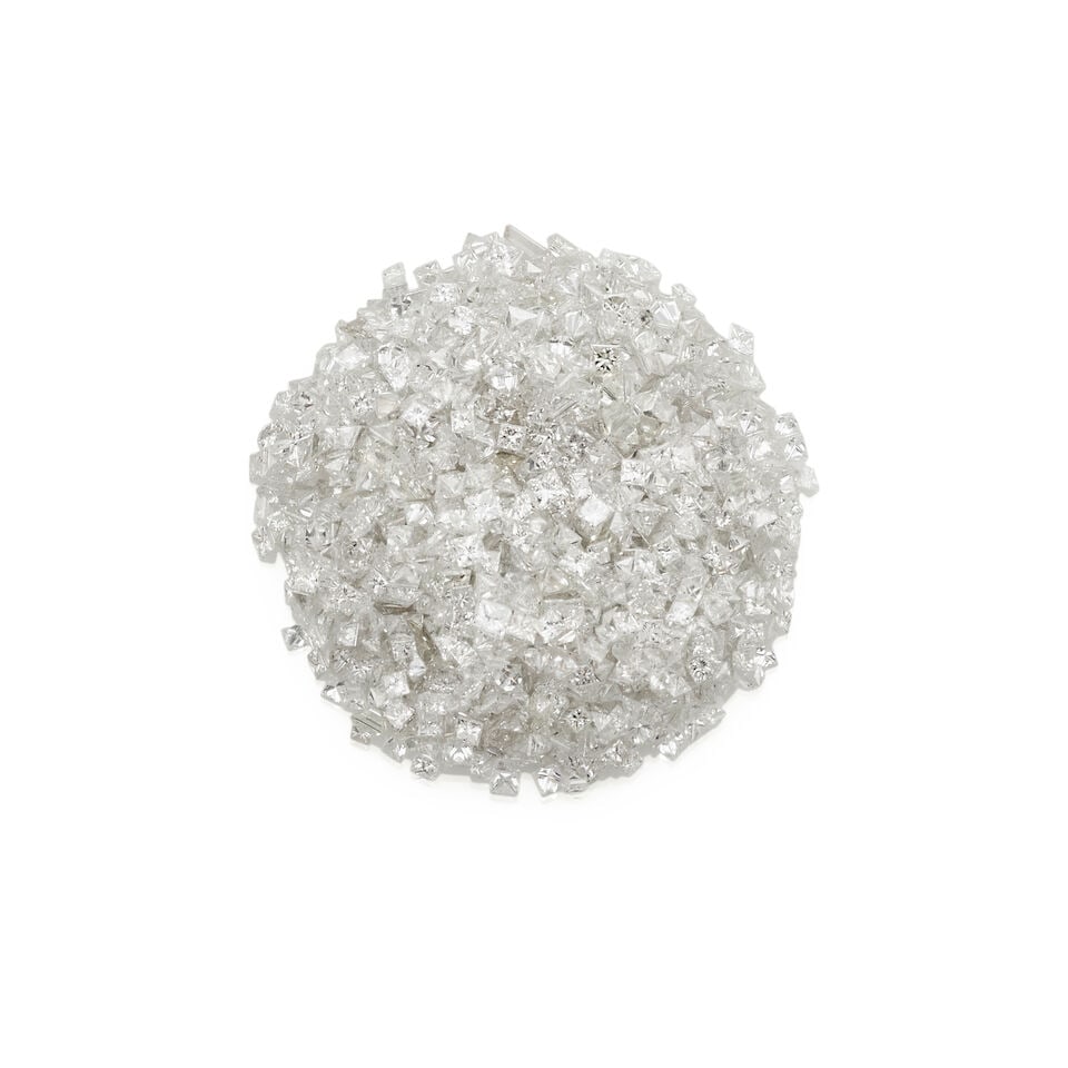 GROUP OF LOOSE DIAMONDS: GROUP OF LOOSE DIAMONDS • Numerous square cut diamonds and a few rectangular cut diamonds of varying sizes weighing approximately 50.13 carats total Footnotes: Overall condition,