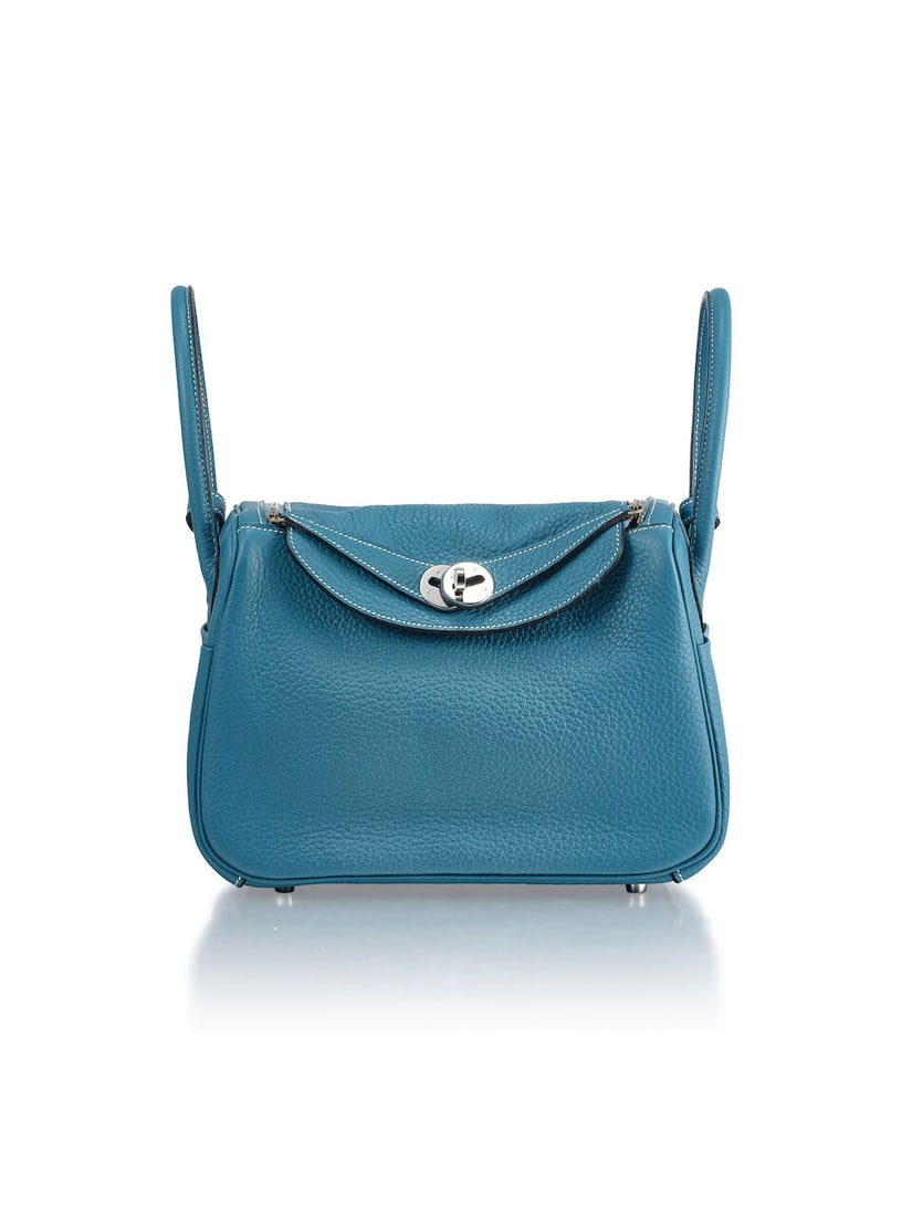 HERMÈS: BLEU JEAN CLEMENCE LINDY 26 WITH PALLADIUM HARDWARE 2011 (Includes dust bag and box): HERMÈS: BLEU JEAN CLEMENCE LINDY 26 WITH PALLADIUM HARDWARE 2011 愛馬仕：牛仔藍CLEMENCE牛皮LINDY 26厘米配鈀金&#