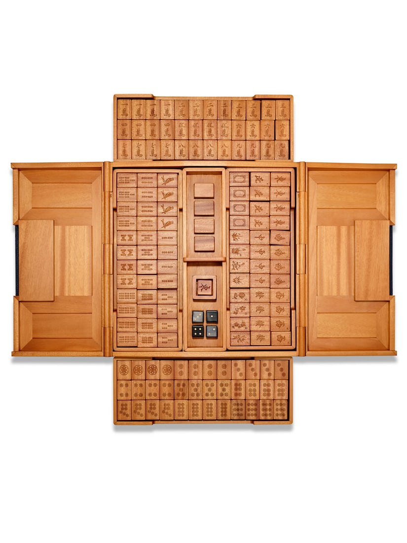 (NO RESERVE) HERMÈS: FAUVE EVERCOLOR AND MAHOGANY MACAO MAHJONG GAME: (NO RESERVE) HERMÈS: FAUVE EVERCOLOR AND MAHOGANY MACAO MAHJONG GAME 愛馬仕：自然色EVERCOLOR牛皮拼桃花心木MACAO