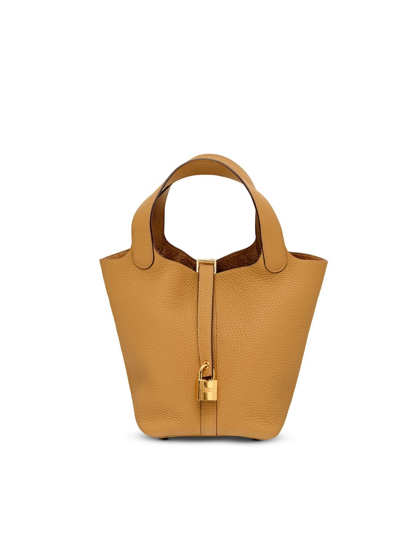 HERMÈS: BISCUIT CLEMENCE PICOTIN 18 WITH GOLD HARDWARE 2022 (Includes keys, padlock, dust b...: HERMÈS: BISCUIT CLEMENCE PICOTIN 18 WITH GOLD HARDWARE 2022 愛馬仕：餅乾色CLEMENCE牛皮PICOTIN