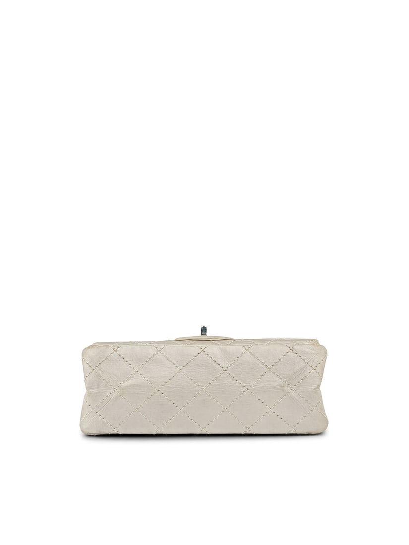 (NO RESERVE) CHANEL: METALLIC SILVER LAMBSKIN SMALL 2.55 REISSUE DOUBLE FLAP WITH SILVER TONED H... - 4
