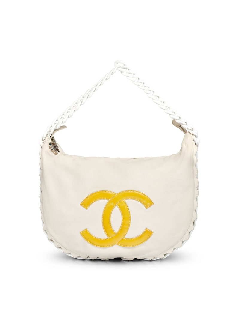 (NO RESERVE) CHANEL: WHITE AND YELLOW CC HOBO BAG WITH ACRYLIC CHAIN (Includes authenticity card): (NO RESERVE) CHANEL: WHITE AND YELLOW CC HOBO BAG WITH ACRYLIC CHAIN 香奈兒：白色及黃色CC