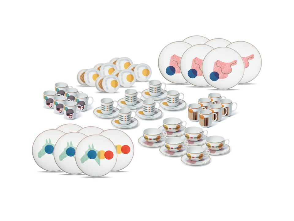 (NO RESERVE) HERMÈS: A SET OF 42 SAUT HERMÈS PORCELAIN TABLEWARE (Includes boxes): (NO RESERVE) HERMÈS: A SET OF 42 SAUT HERMÈS PORCELAIN TABLEWARE 愛馬仕：SAUT HERMÈS跳躍愛馬仕系列陶瓷Ƈ