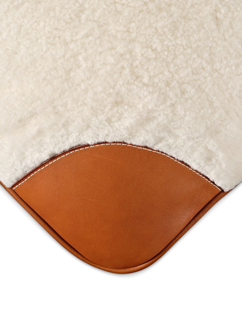 HERMÈS: CANALETTO WALNUT WOOD WITH SHEARLING AND FAUVE TAURILLON H LES NECESSAIRES D'HERM&#... - 3