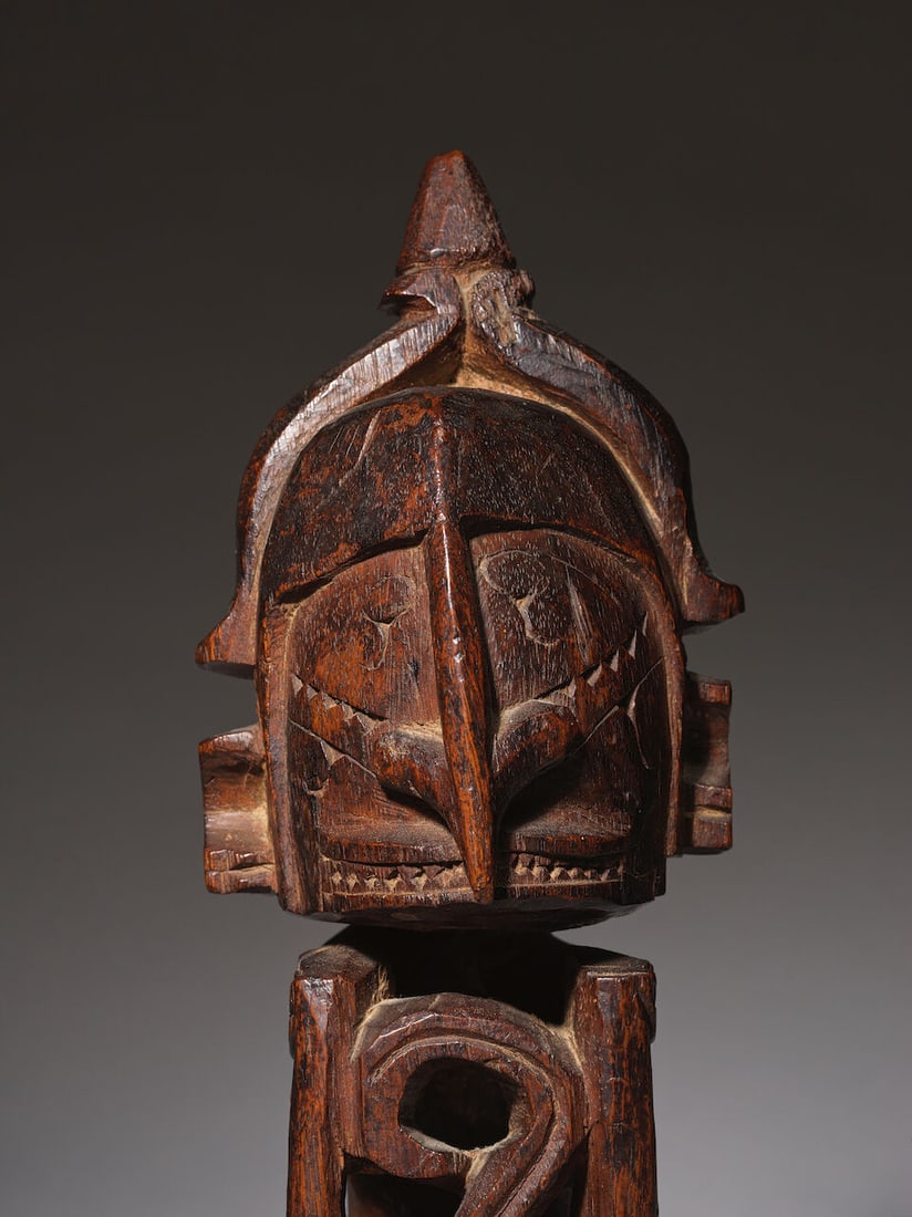 STATUE KORWAR, KAIPURI, ÎLE DE KURUDU, BAIE DE CENDERAWASIH, INDONÉSIE - 4
