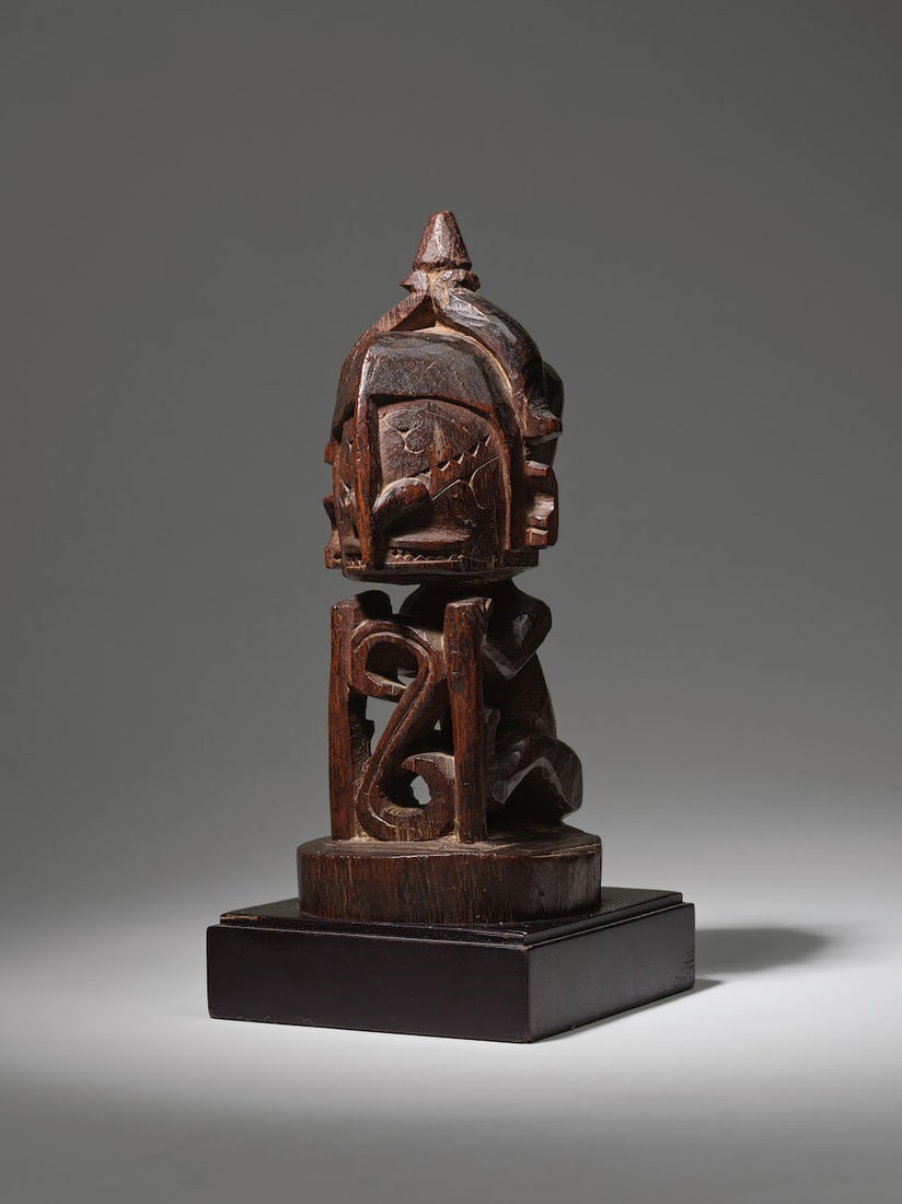 STATUE KORWAR, KAIPURI, ÎLE DE KURUDU, BAIE DE CENDERAWASIH, INDONÉSIE - 7