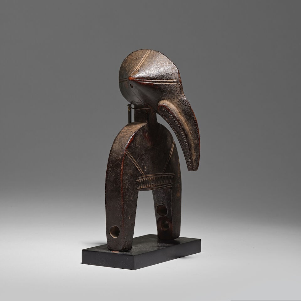 POULIE DE MÉTIER À TISSER SÉNOUFO, CÔTE D'IVOIRE: POULIE DE MÉTIER À TISSER SÉNOUFO, CÔTE D'IVOIRE bois Hauteur: 17.5 cm. SENUFO HEDDLE PULLEY Ivory Coast Provenance Félicia Dialossin, Galerie Argile, Paris, 1976 Hubert Golde