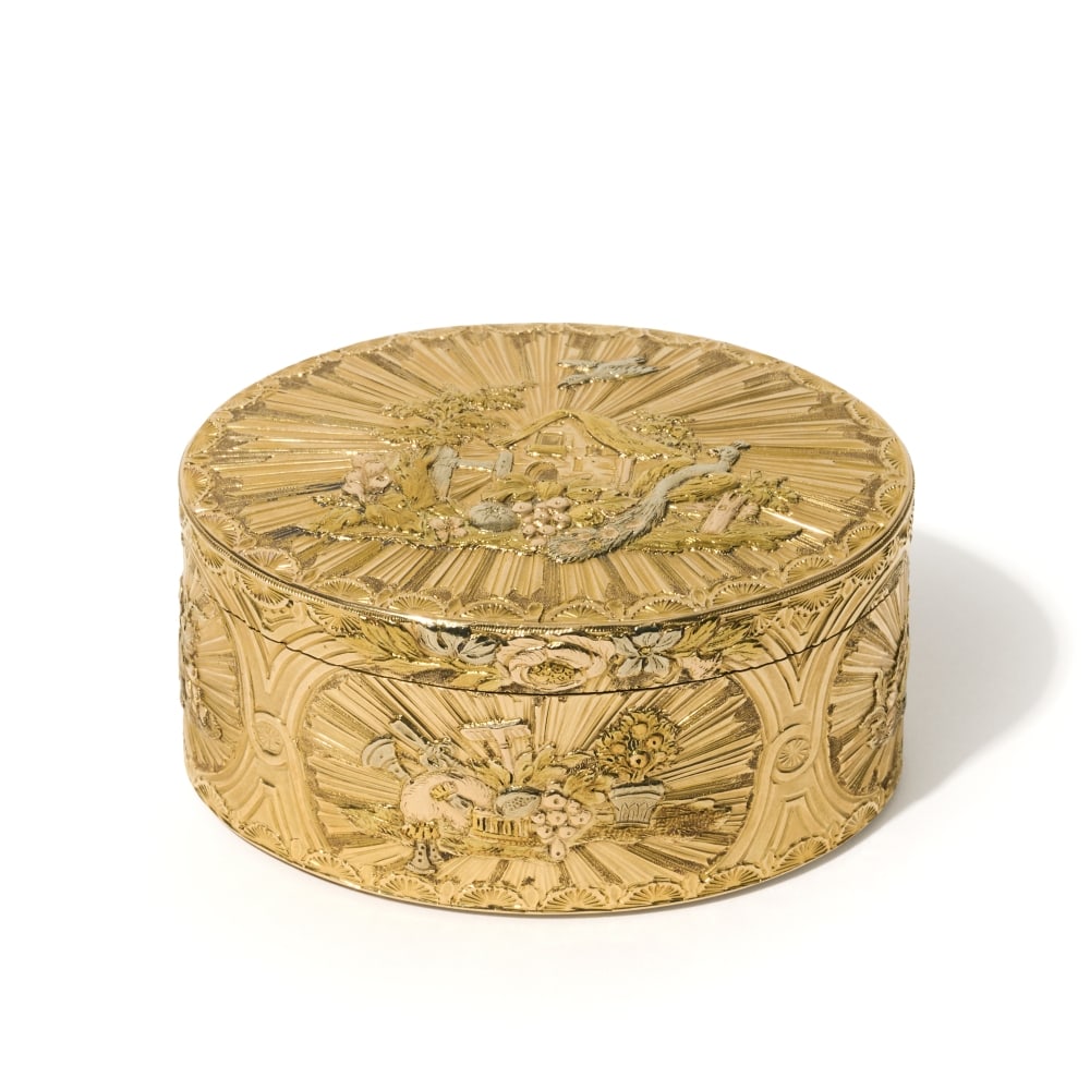 Tabatière en or 750°/°° à plusieurs tons, d'époque Louis XVA Louis...: Tabatière en or 750°/°° à plusieurs tons, d'époque Louis XV A Louis XV vari-coloured 750°/°° gold snuff box Germain Chayé, Paris 1758 Oval, the cove