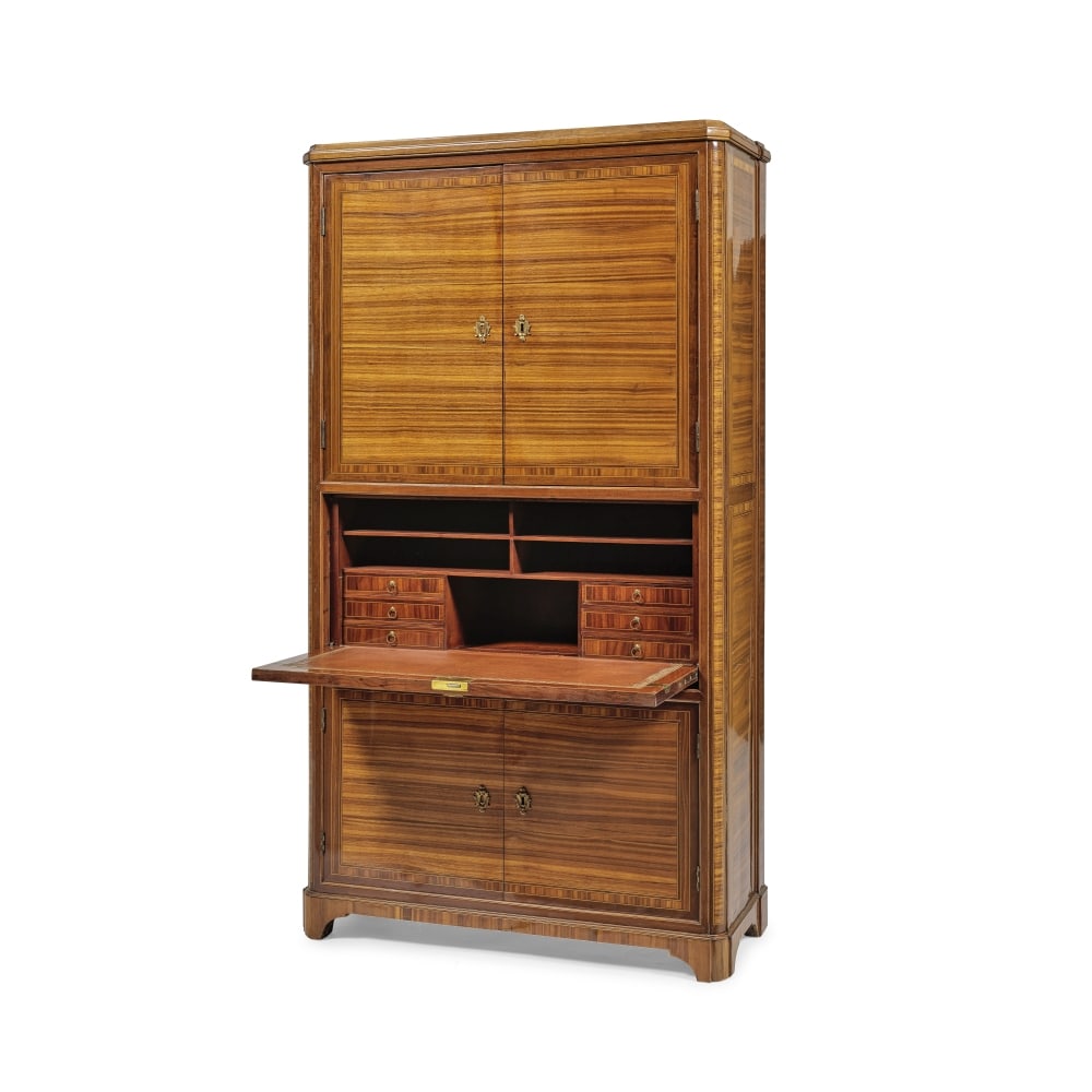 Secrétaire en armoire en placage d'acajou, de satiné et d'amarante estampillé J.H...: Secrétaire en armoire en placage d'acajou, de satiné et d'amarante estampillé J.H. Riesener d'époque Louis XVI A Louis XVI secretaire in mahogany, satinwood and amaranth veneer, st