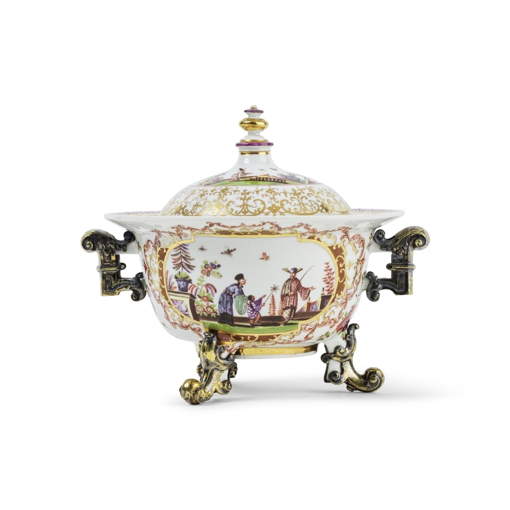 Rare pot à oille couvert avec monture en argent en porcelaine de Meissen, vers 1725 A rare ... (1 of 1)