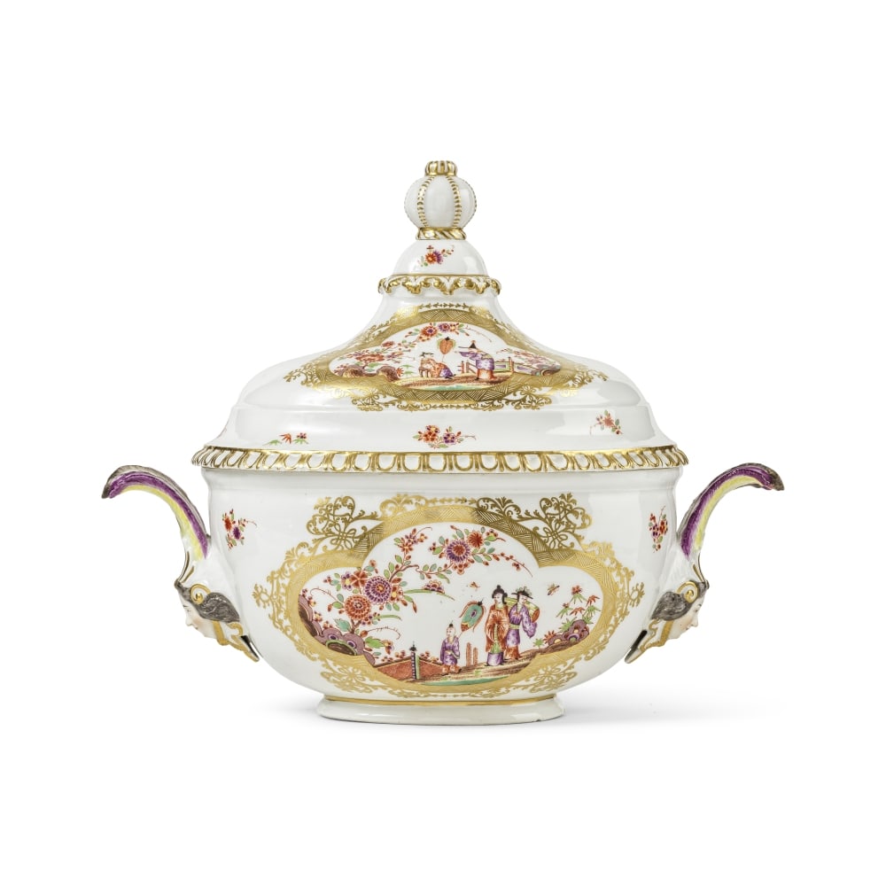 Soupière couverte en porcelaine de Meissen, vers 1735-40, décorée postérieur... (1 of 1)